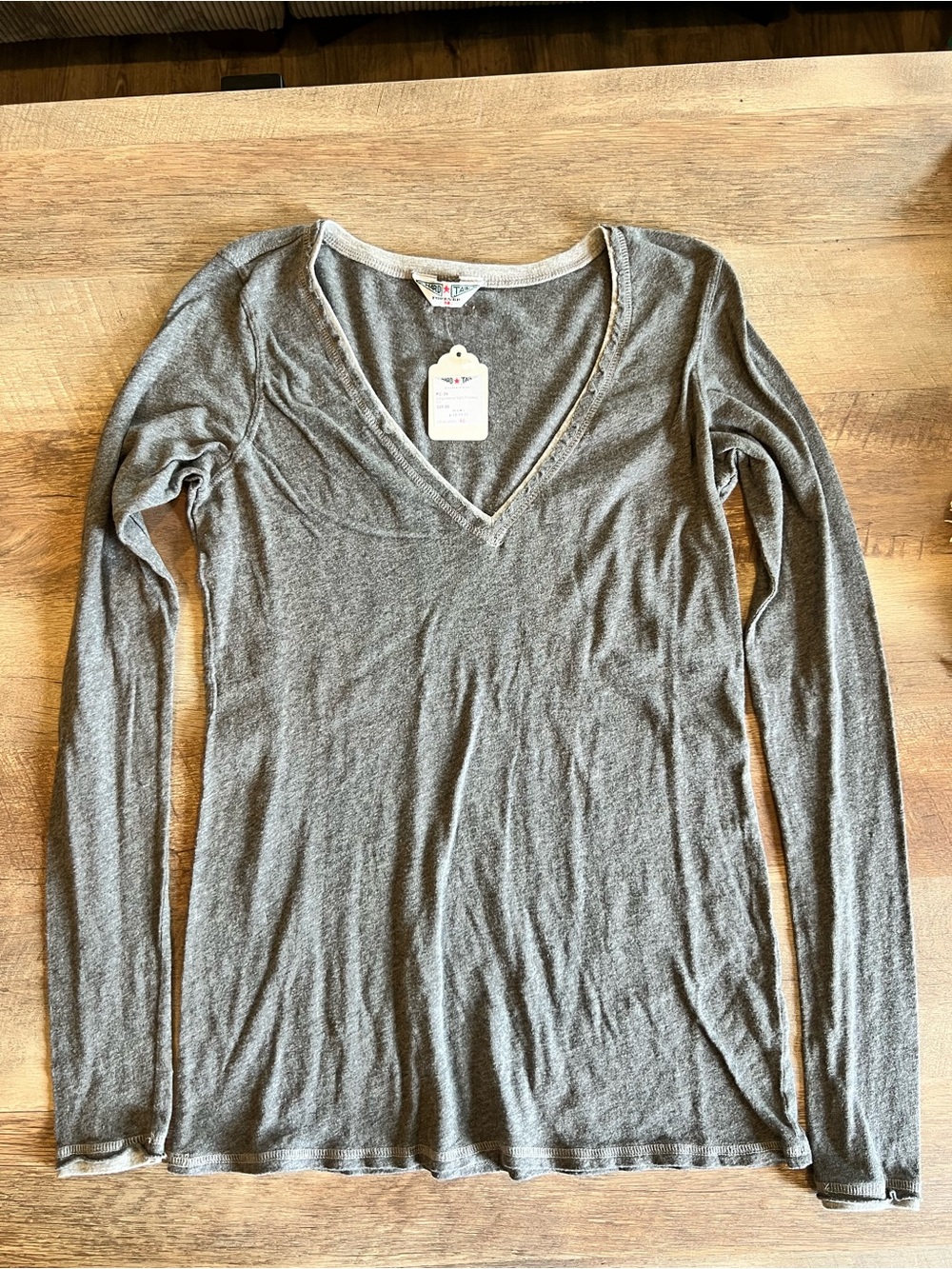 Hard Tail Women’s Gray Long-Sleeve V-Neck Top NWT